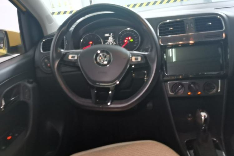 Used Volkswagen Polo 2016 1.6L Automatic Comfort Model Steering Wheel