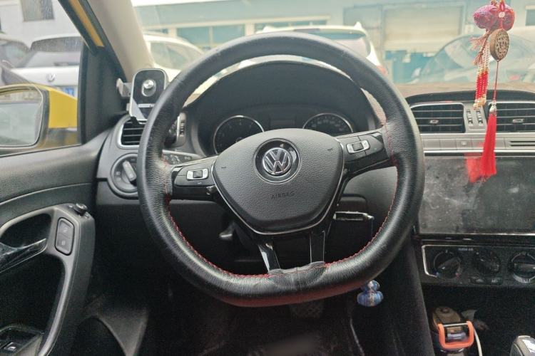 Used Volkswagen Polo 2016 1.6L Automatic Comfort Model Steering Wheel