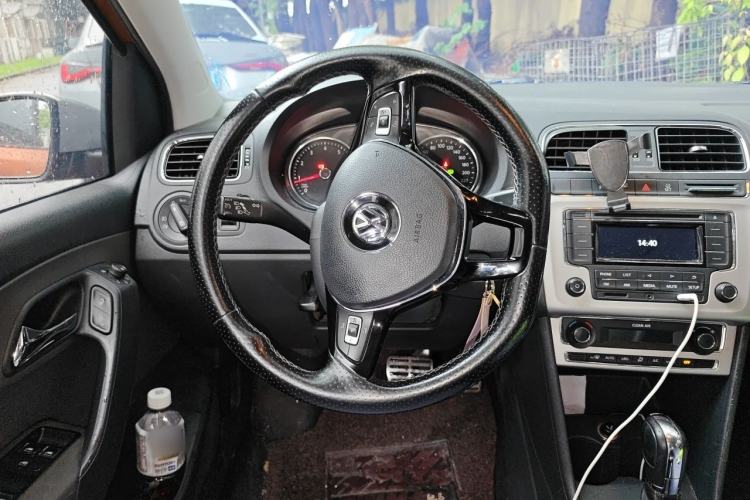 Used Volkswagen Polo 2016 1.6L Cross Polo Automatic Steering Wheel