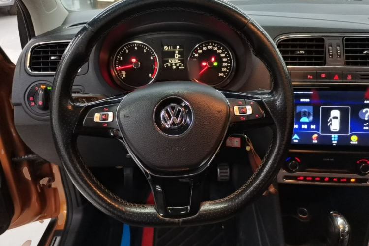Used Volkswagen Polo 2016 1.6L Cross Polo Automatic Steering Wheel