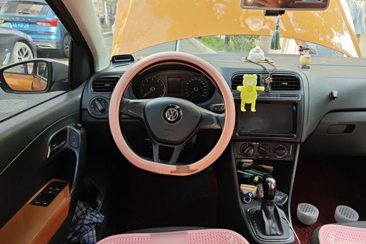 Used Volkswagen Polo 2016 1.4L Cross Polo Automatic Steering Wheel