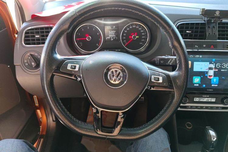 Used Volkswagen Polo 2016 1.6L Cross Polo Automatic Steering Wheel