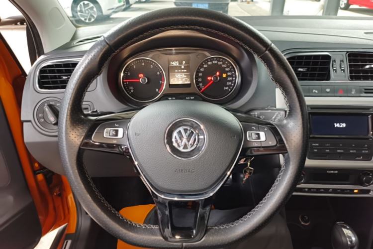 Used Volkswagen Polo 2016 1.6L Cross Polo Automatic Steering Wheel