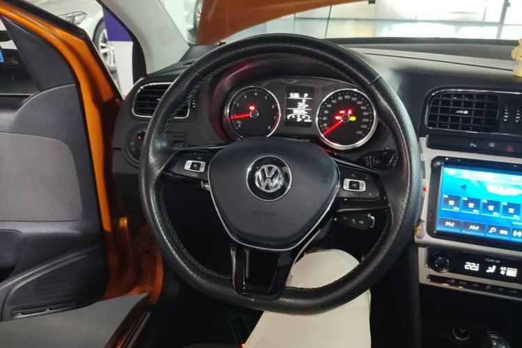 Used Volkswagen Polo 2016 1.6L Cross Polo Automatic Steering Wheel