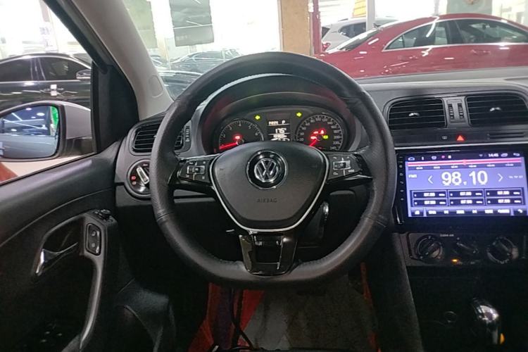Used Volkswagen Polo 2016 1.4L Cross Polo Automatic Steering Wheel