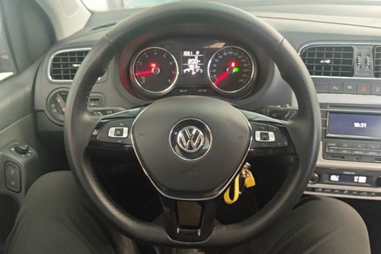 Used Volkswagen Polo 2016 1.6L Cross Polo Automatic Steering Wheel