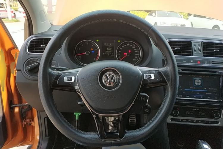 Used Volkswagen Polo 2016 1.6L Cross Polo Automatic Steering Wheel