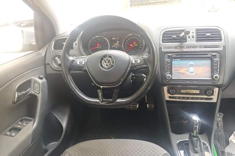Used Volkswagen Polo 2016 1.6L Cross Polo Automatic Steering Wheel