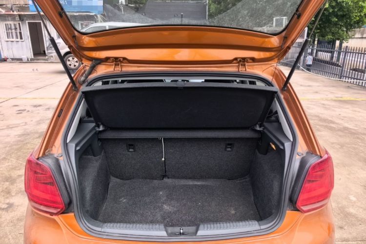Used Volkswagen Polo 2016 1.6L Cross Polo Automatic Trunk