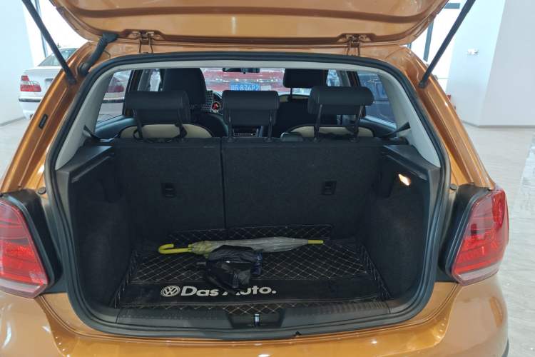 Used Volkswagen Polo 2016 1.6L Cross Polo Automatic Trunk