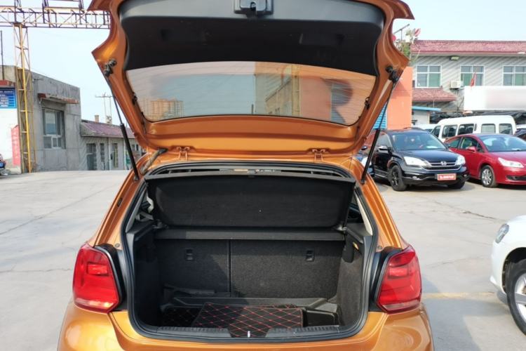 Used Volkswagen Polo 2016 1.6L Cross Polo Automatic Trunk