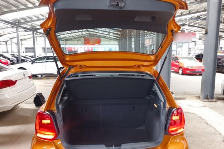 Used Volkswagen Polo 2016 1.6L Cross Polo Automatic Trunk