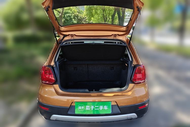 Used Volkswagen Polo 2016 1.6L Cross Polo Automatic Trunk