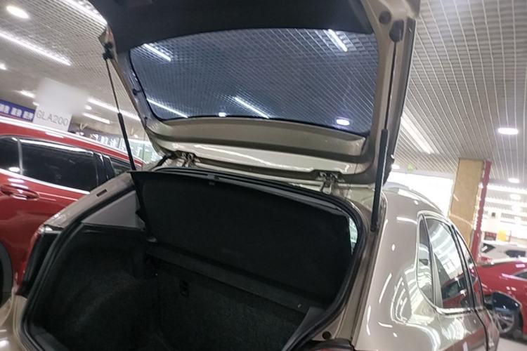 Used Volkswagen Polo 2016 1.4L Cross Polo Automatic Trunk