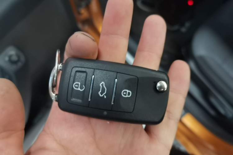 Used Volkswagen Polo 2016 1.6L Cross Polo Automatic Vehicle Key