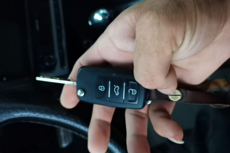 Used Volkswagen Polo 2016 1.6L Cross Polo Automatic Vehicle Key