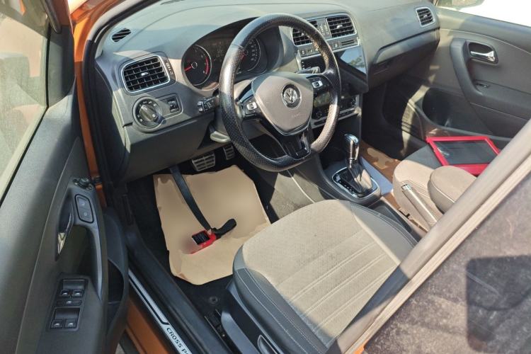 Used Volkswagen Polo 2018 1.5L Cross Polo Automatic Driver Seat