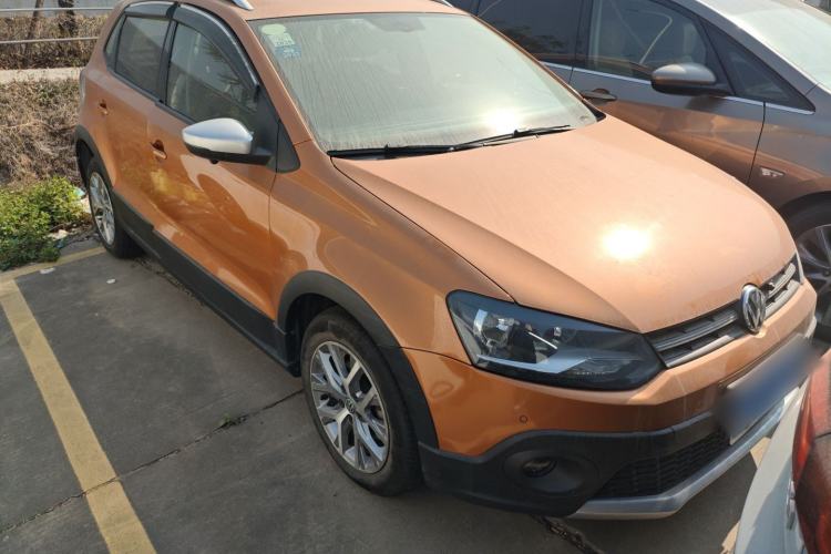 Used Volkswagen Polo 2018 1.5L Cross Polo Automatic Front Right 45 Deg