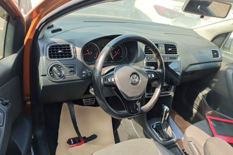 Used Volkswagen Polo 2018 1.5L Cross Polo Automatic Steering Wheel