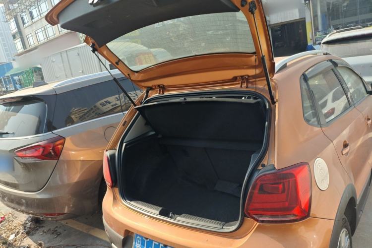 Used Volkswagen Polo 2018 1.5L Cross Polo Automatic Trunk