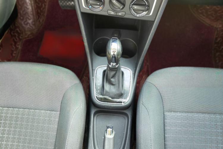 Used Volkswagen Polo 2018 1.5L Automatic Enjoyment Model Gear Lever