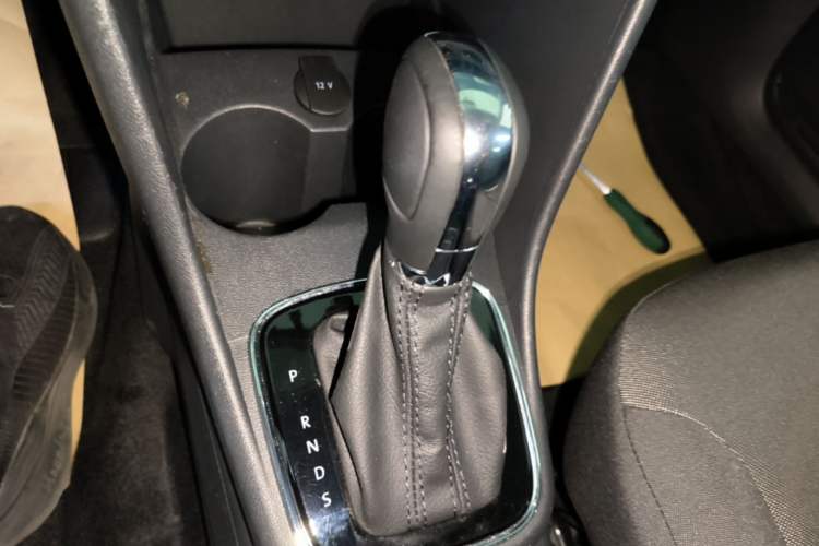 Used Volkswagen Polo 2018 1.5L Automatic Enjoyment Model Gear Lever