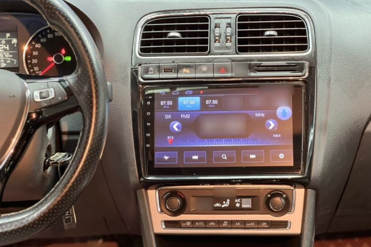 Used Volkswagen Polo 2018 1.5L Cross Polo Automatic Audio And AC Panel
