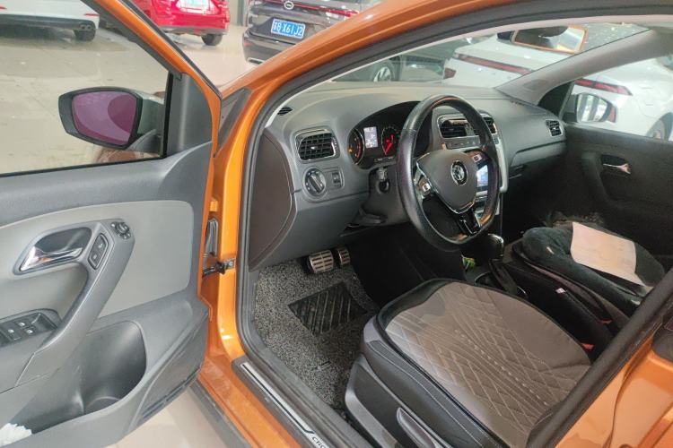 Used Volkswagen Polo 2018 1.5L Cross Polo Automatic Driver Seat