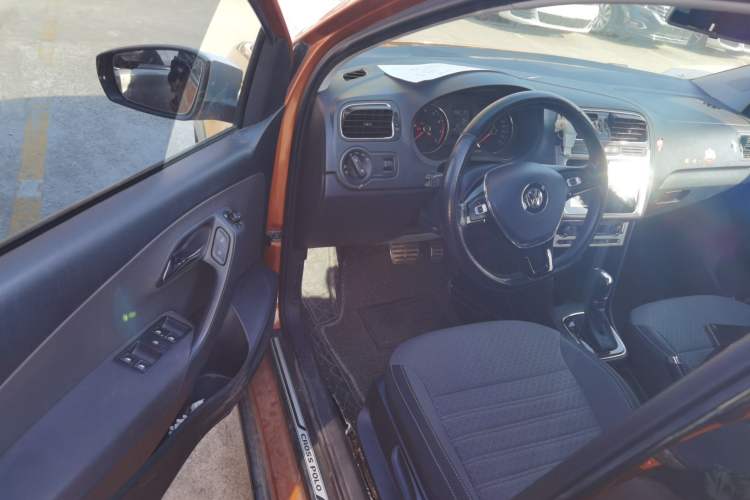 Used Volkswagen Polo 2018 1.5L Cross Polo Automatic Driver Seat