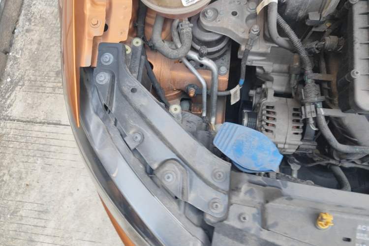 Used Volkswagen Polo 2018 1.5L Cross Polo Automatic Engine Bay Right