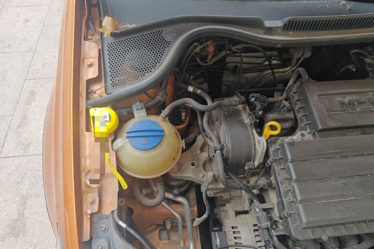 Used Volkswagen Polo 2018 1.5L Cross Polo Automatic Engine Bay Right