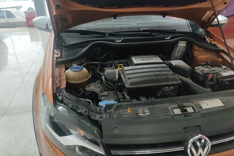 Used Volkswagen Polo 2018 1.5L Cross Polo Automatic Engine Bay Right