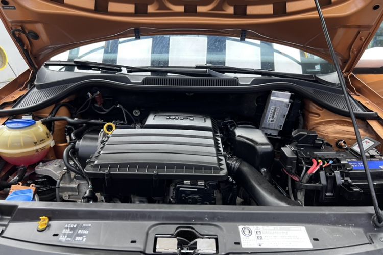 Used Volkswagen Polo 2018 1.5L Cross Polo Automatic Engine Bay