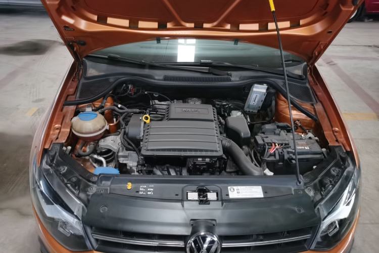 Used Volkswagen Polo 2018 1.5L Cross Polo Automatic Engine Bay
