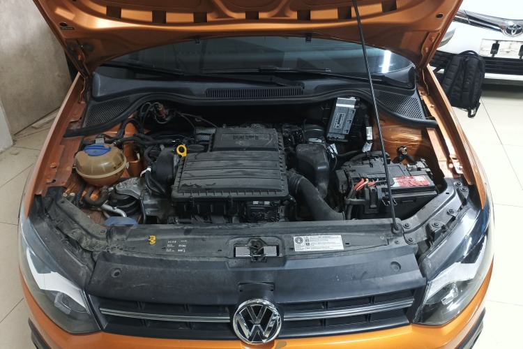 Used Volkswagen Polo 2018 1.5L Cross Polo Automatic Engine Bay