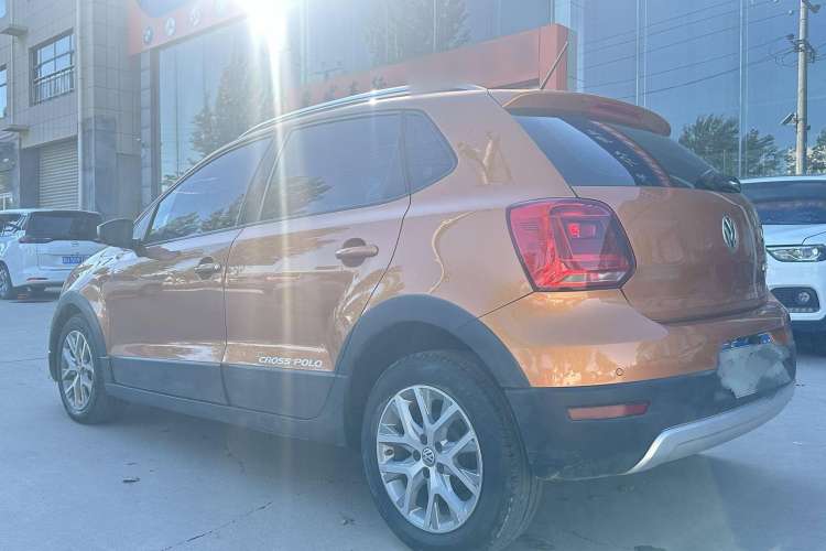 Used Volkswagen Polo 2018 1.5L Cross Polo Automatic Exterior 2