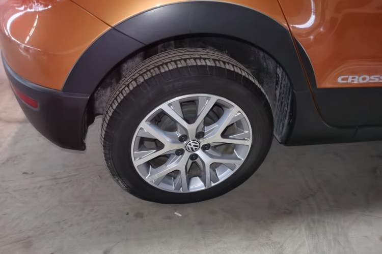 Used Volkswagen Polo 2018 1.5L Cross Polo Automatic Exterior 5