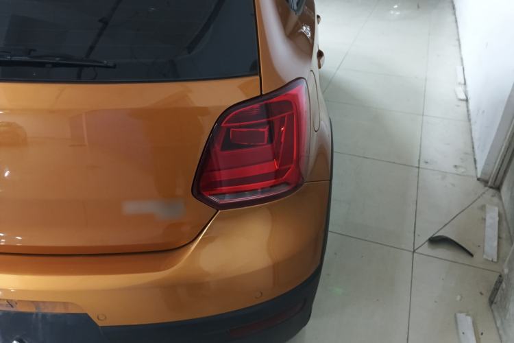 Used Volkswagen Polo 2018 1.5L Cross Polo Automatic Exterior 6