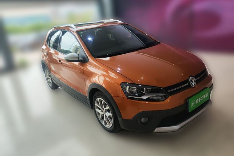 Used Volkswagen Polo 2018 1.5L Cross Polo Automatic Front Right 45 Deg