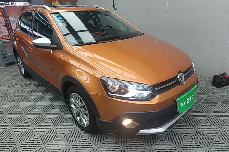 Used Volkswagen Polo 2018 1.5L Cross Polo Automatic Front Right 45 Deg