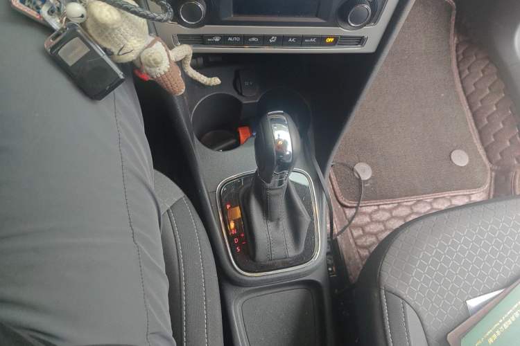 Used Volkswagen Polo 2018 1.5L Cross Polo Automatic Gear Lever