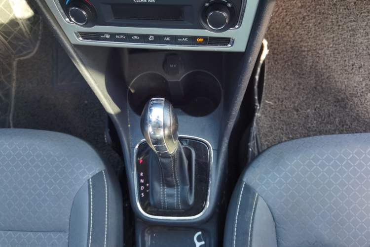 Used Volkswagen Polo 2018 1.5L Cross Polo Automatic Gear Lever