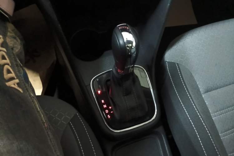 Used Volkswagen Polo 2018 1.5L Cross Polo Automatic Gear Lever