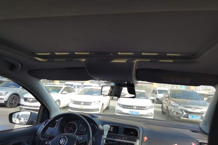 Used Volkswagen Polo 2018 1.5L Cross Polo Automatic Headliner
