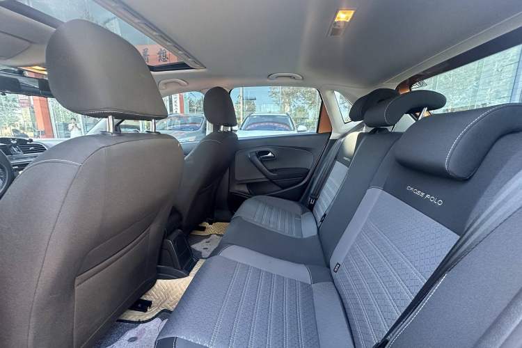 Used Volkswagen Polo 2018 1.5L Cross Polo Automatic Interior 3