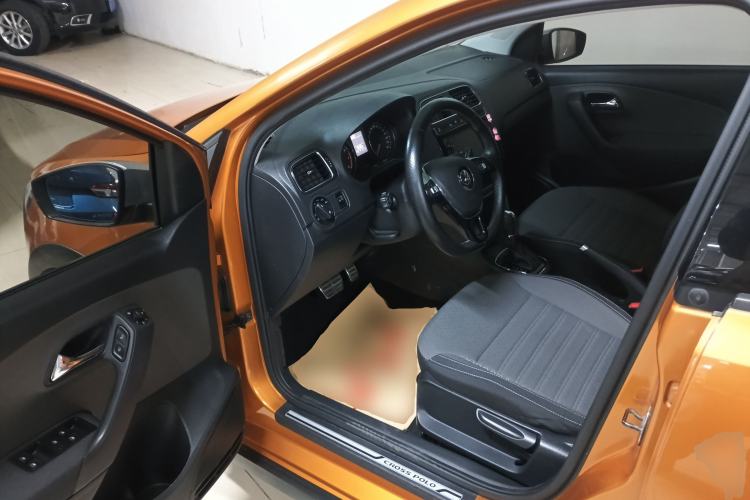 Used Volkswagen Polo 2018 1.5L Cross Polo Automatic Interior 3