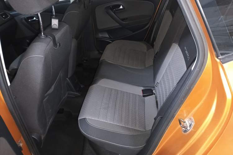 Used Volkswagen Polo 2018 1.5L Cross Polo Automatic Interior 4