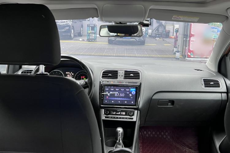 Used Volkswagen Polo 2018 1.5L Cross Polo Automatic Interior 6