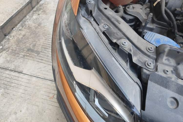 Used Volkswagen Polo 2018 1.5L Cross Polo Automatic Right Front Headlight