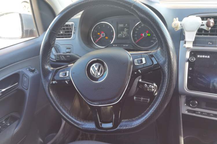 Used Volkswagen Polo 2018 1.5L Cross Polo Automatic Steering Wheel